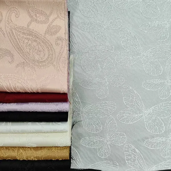 % 96 Polyester% 4 Spandex Yumuşak Rahat Giysi Malzemesi Giyim Kumaşları Saten Jakarlı Kumaş
